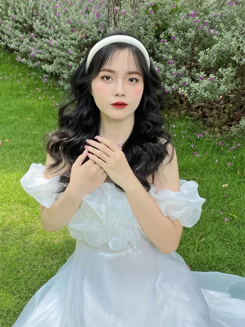 Ảnh hot girl Trung Quốc SWAGLIVE dễ thương, với nụ cười tươi và vẻ đẹp tự nhiên