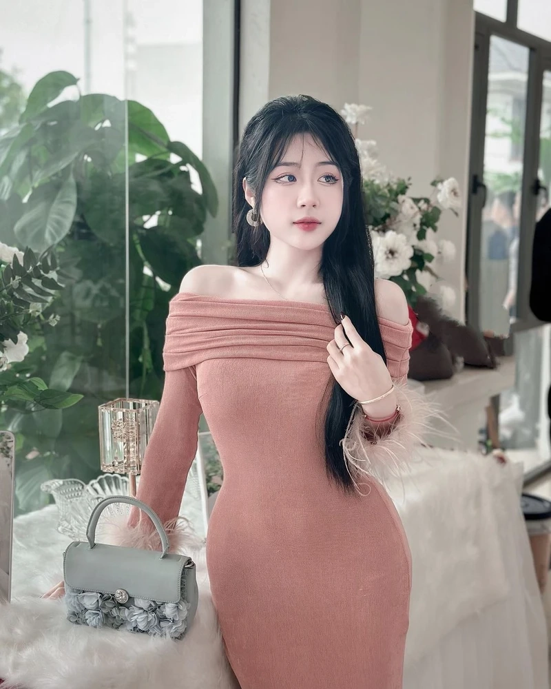 Ảnh gái xinh 2k12, tỏa sáng với vẻ đẹp tự tin và quyến rũ