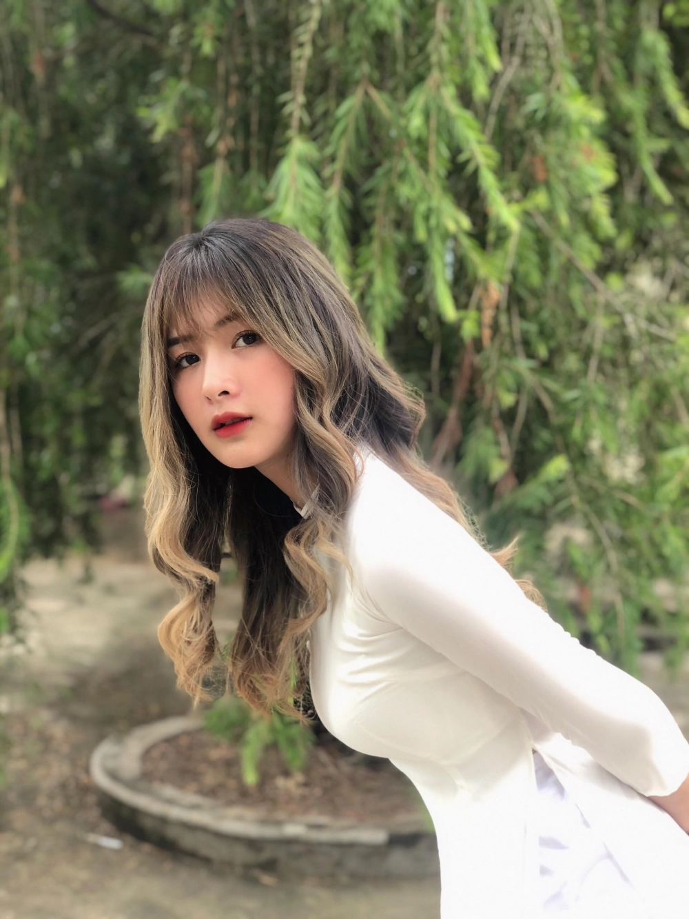 Nụ cười tỏa nắng giúp hình ảnh gái sinh viên rạng rỡ vô cùng.