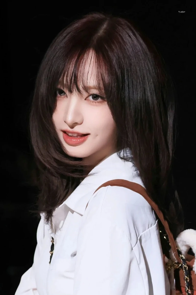 Nét dễ thương của gái xinh má lúm tóc ngắn khiến dân mạng thích thú