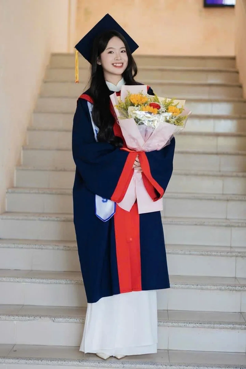 Nét duyên từ Gái răng khểnh cười duyên