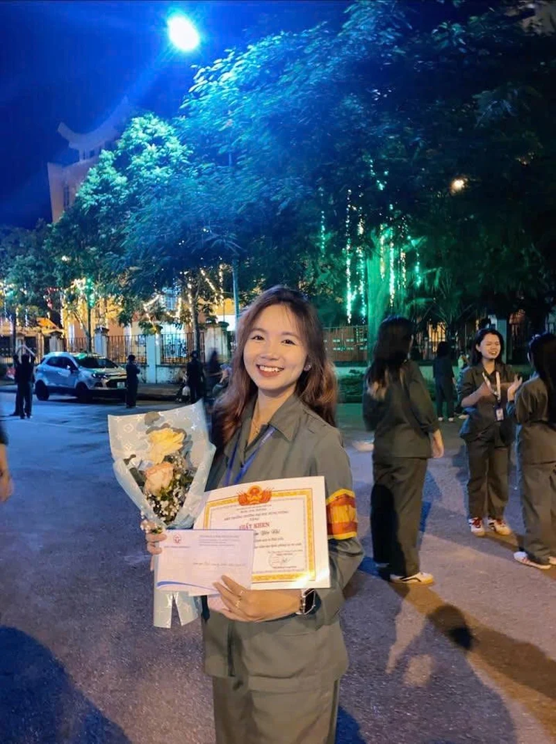 Thẩm mỹ Gái răng khểnh ảnh aesthetic