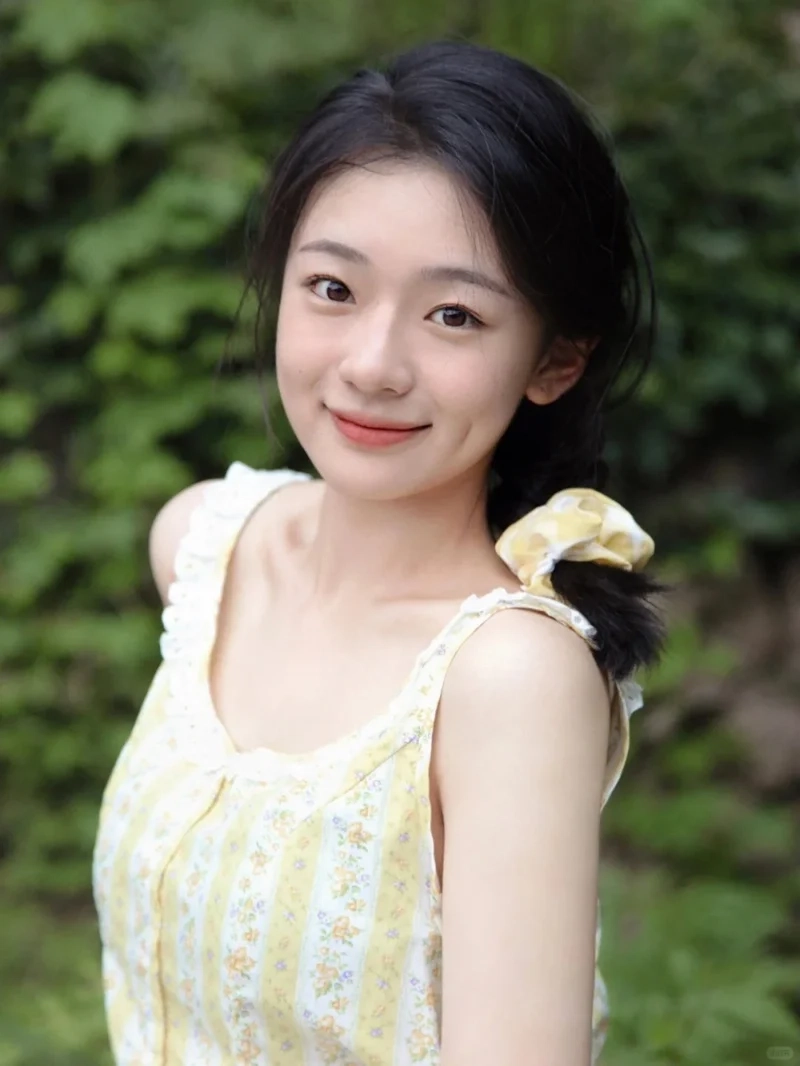 Nét duyên khó quên từ Gái má lúm cười duyên