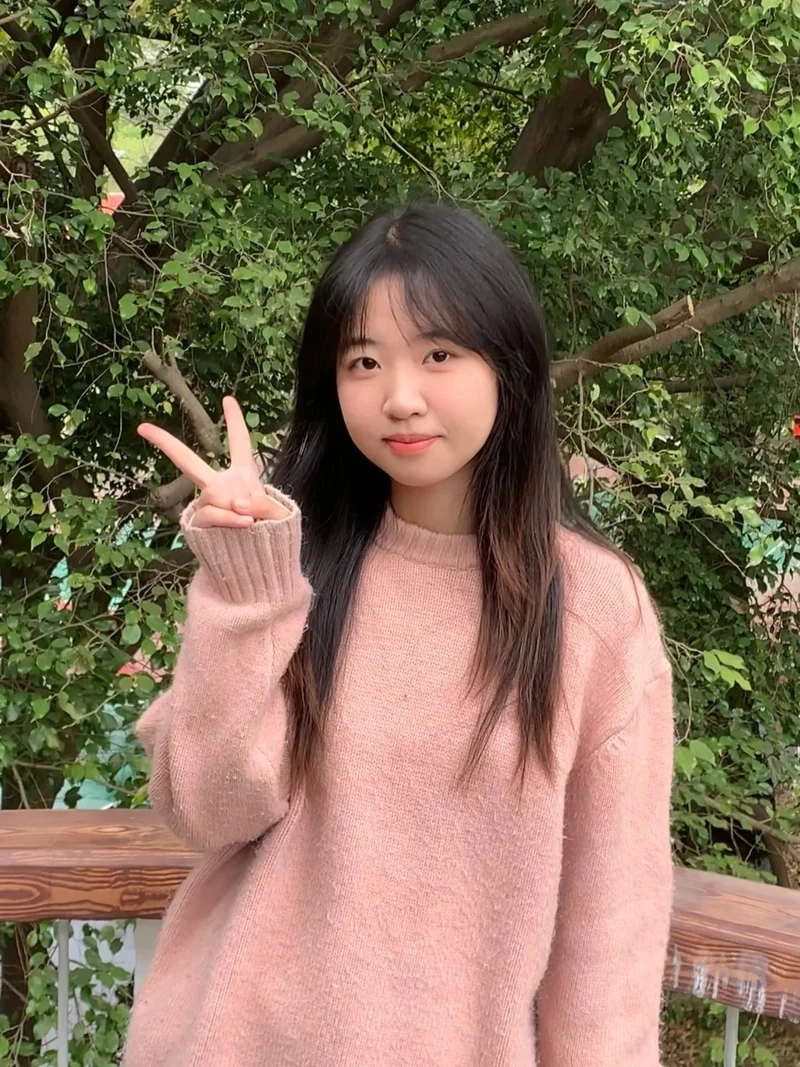 Ngắm ngay gái xinh 2k4 cute dễ thương hết nấc