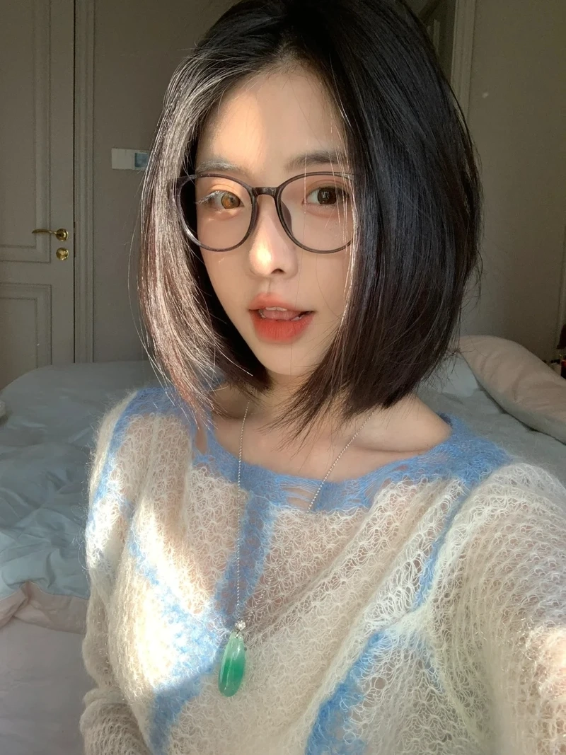 Ngắm gái xinh tóc Swaglive Idol ngắn đời thường vẫn nổi bật