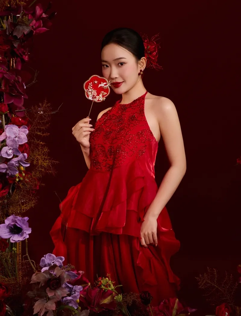 gái xinh yếm studio tạo dáng tinh tế