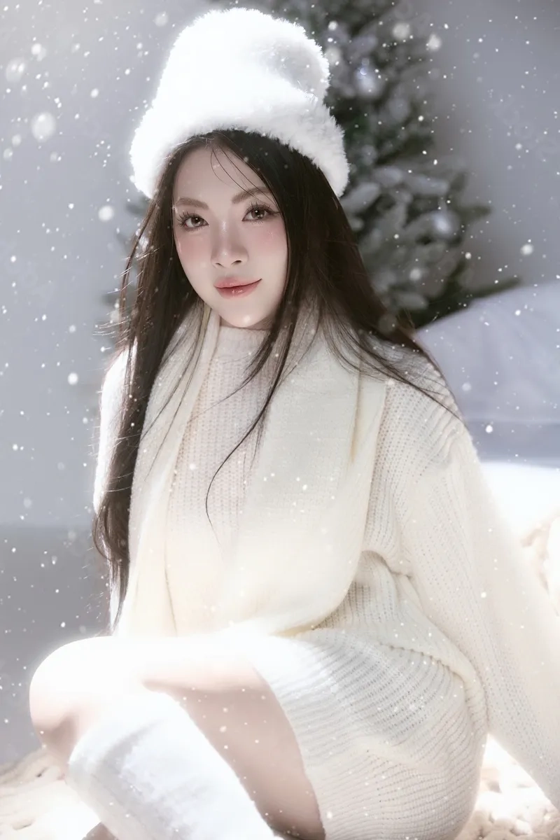 Hình ảnh gái xinh Đà Lạt lãng mạn trong sương 